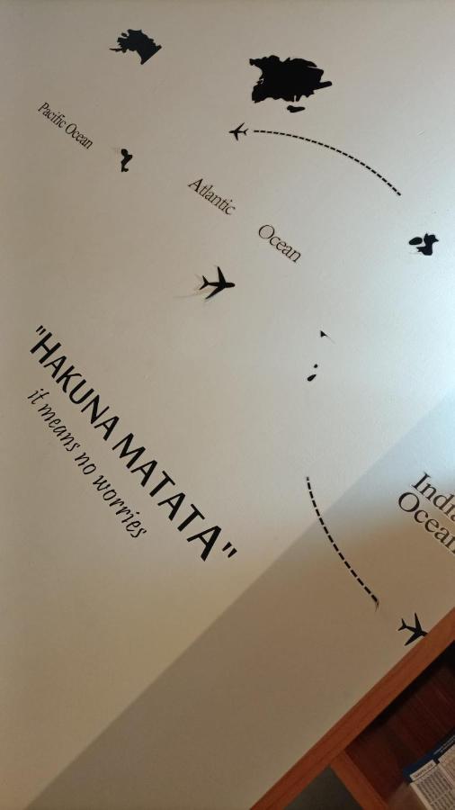 Hakuna Matata ,Grazioso Appartamento In Centro Caserta Bagian luar foto